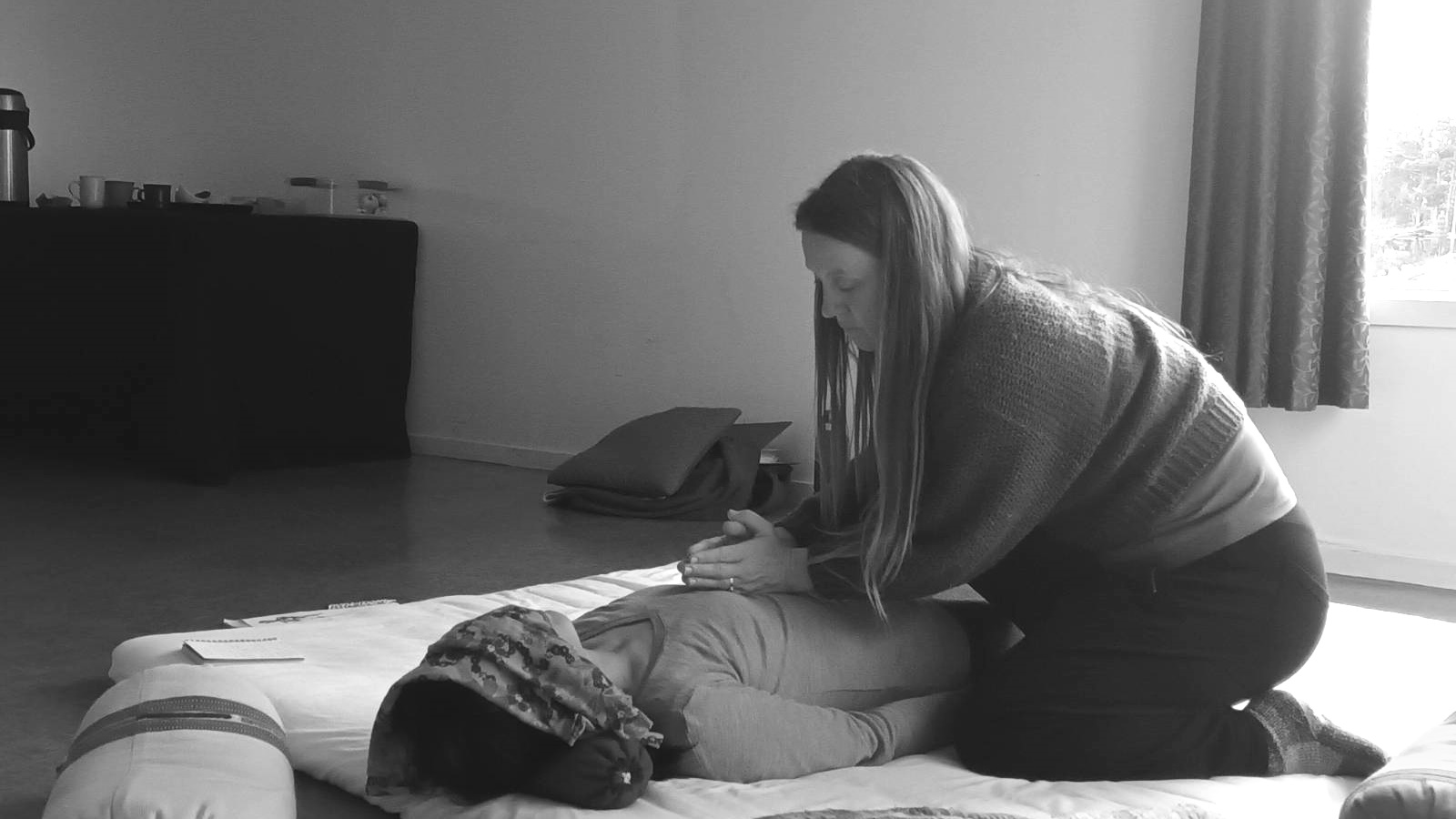 Shiatsu practice at Winter Shiatsu Retreat 2024 - Shiatsu Bodywork Academy